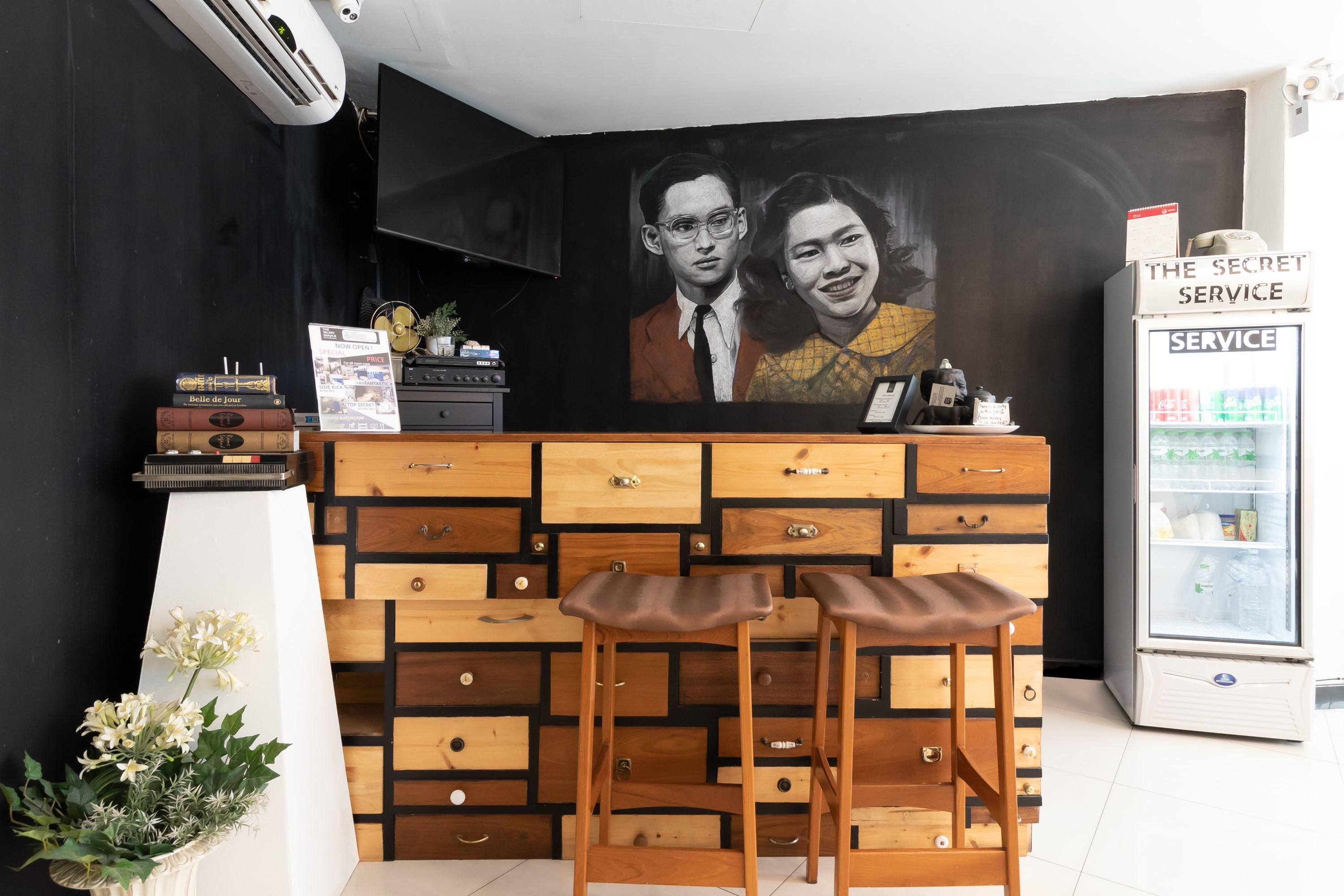 The Secret Service Bangkok Bagian luar foto